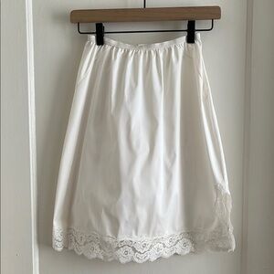 Vanity Fair Vintage Made in USA Lace Trim Elasticic Waist White Half Slip Skirt